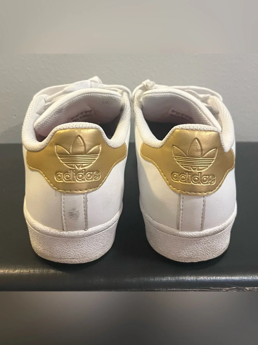 Women’s Shell Toe Adidas Superstar, Sz 8, Gold Stripes